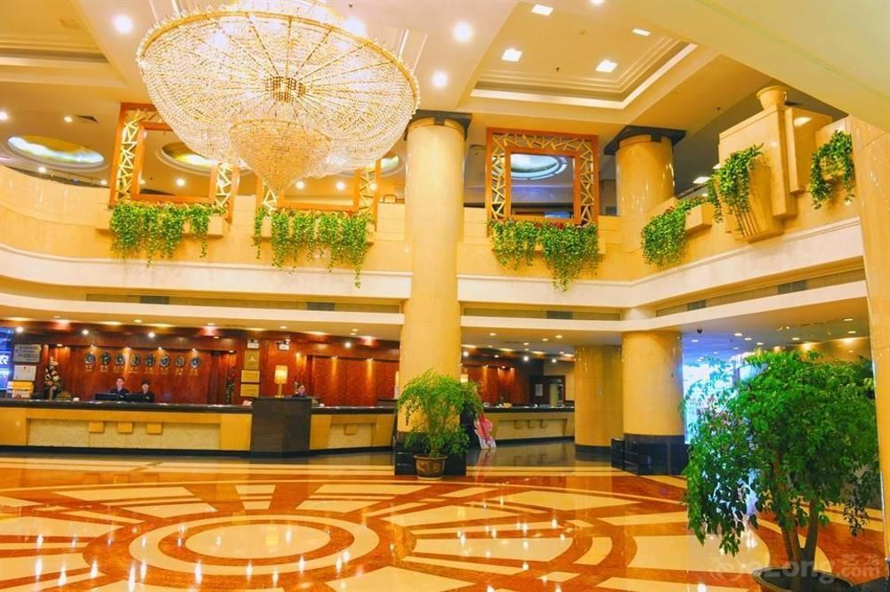 Crown Otel Vuhan Dış mekan fotoğraf
