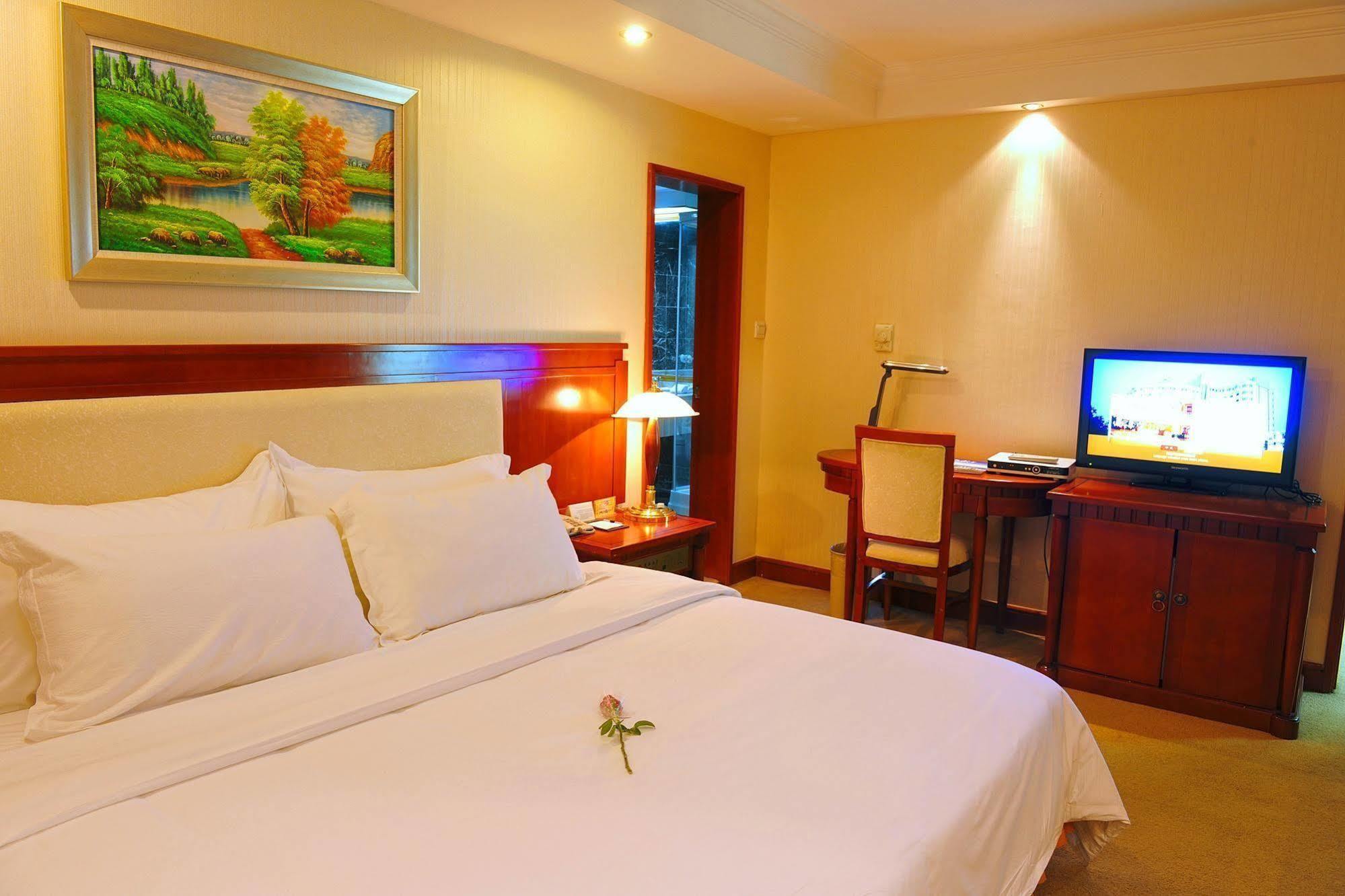 Crown Otel Vuhan Dış mekan fotoğraf
